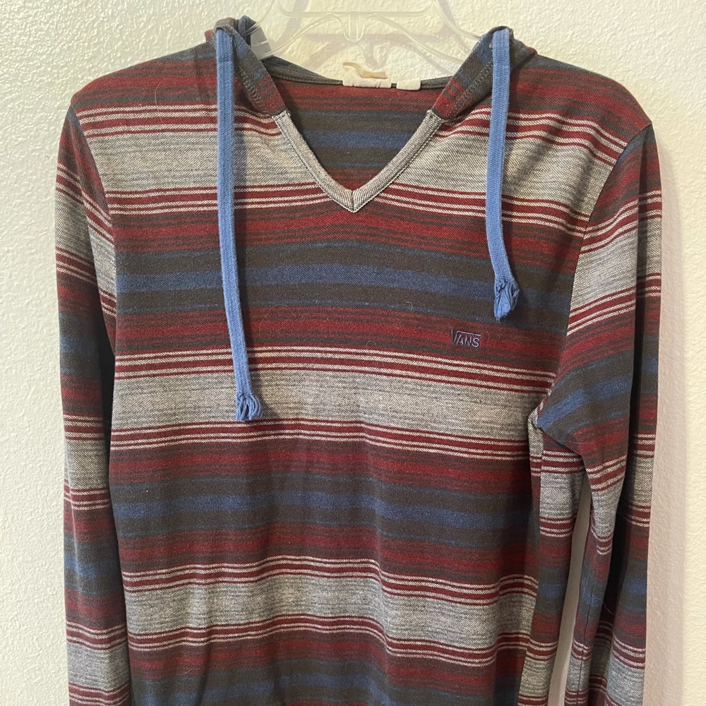 Vans pullover sweater. Fits like a small